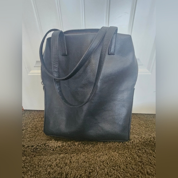 Matt & Nat Edle Totebag | Color: Ink - Picture 3 of 5